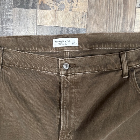 Abercrombie & Fitch Ultra High Rise 90s Straight Jean - Picture 2 of 9